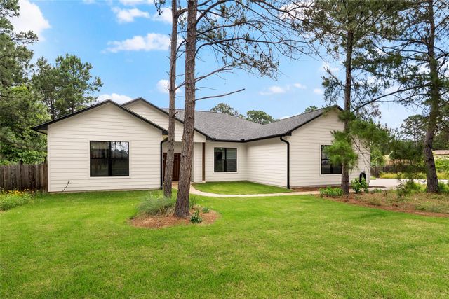 111 Green Grass LN, Bastrop, TX 78602