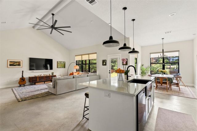 111 Green Grass LN, Bastrop, TX 78602