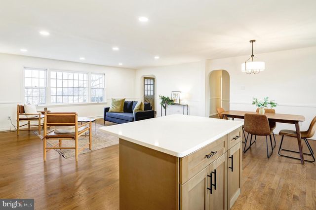 1330 CHAPEL DR, York, PA 17404