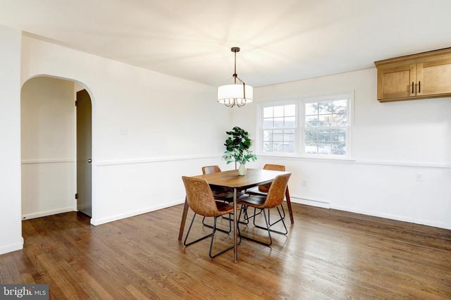 1330 CHAPEL DR, York, PA 17404