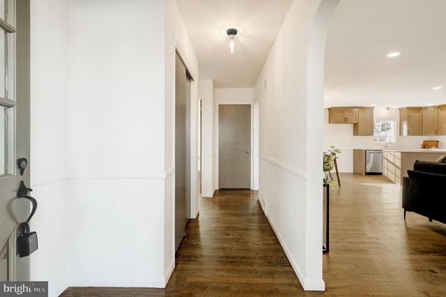 1330 CHAPEL DR, York, PA 17404