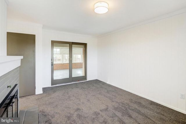 1330 CHAPEL DR, York, PA 17404