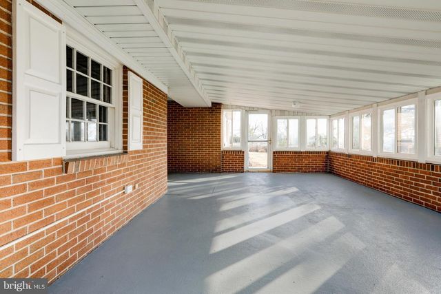 1330 CHAPEL DR, York, PA 17404