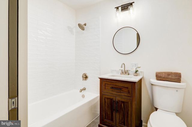 1330 CHAPEL DR, York, PA 17404