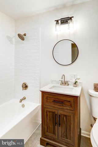 1330 CHAPEL DR, York, PA 17404