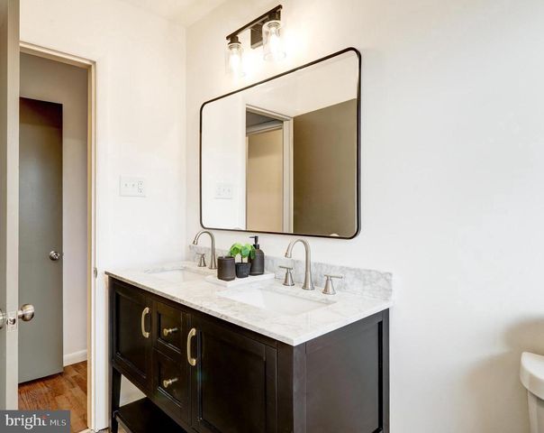 1330 CHAPEL DR, York, PA 17404