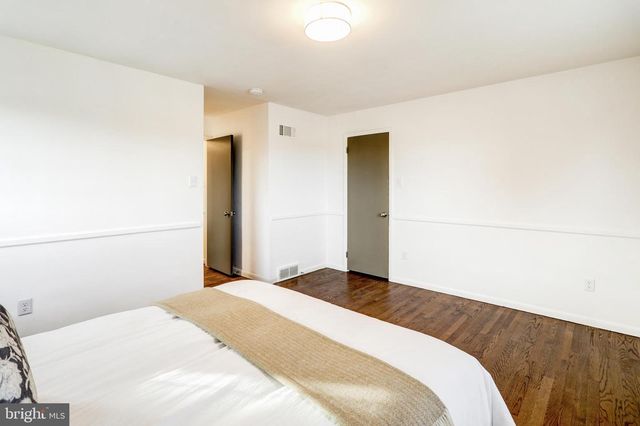 1330 CHAPEL DR, York, PA 17404