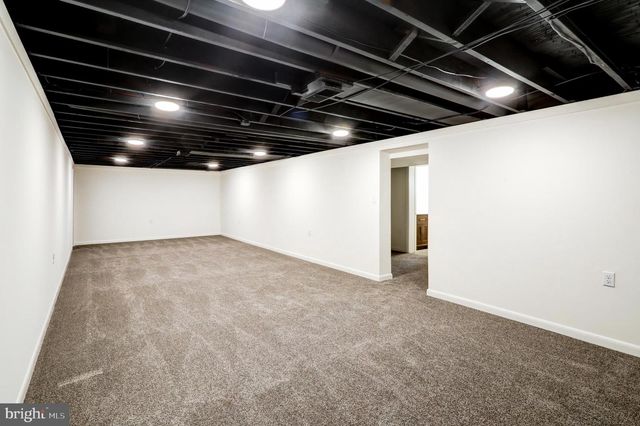 1330 CHAPEL DR, York, PA 17404