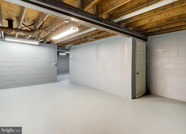 1330 CHAPEL DR, York, PA 17404