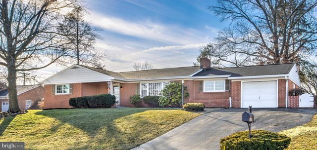 1330 CHAPEL DR, York, PA 17404