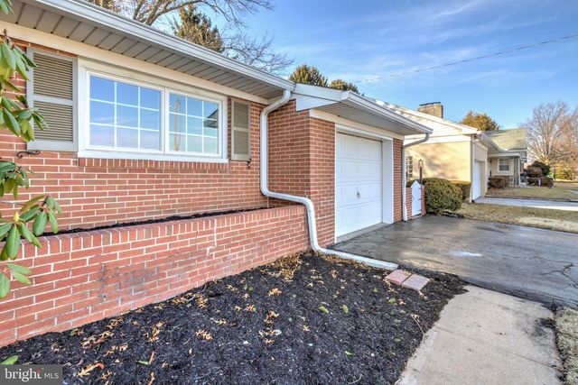 1330 CHAPEL DR, York, PA 17404