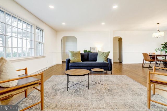 1330 CHAPEL DR, York, PA 17404