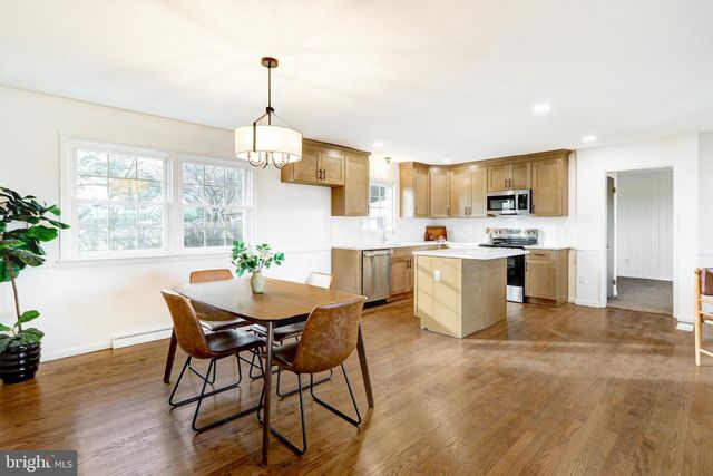 1330 CHAPEL DR, York, PA 17404