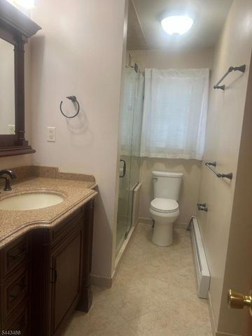 18 Rosengren Ave, Totowa Boro, NJ 07512