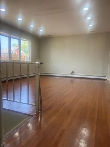 18 Rosengren Ave, Totowa Boro, NJ 07512
