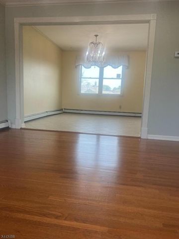 18 Rosengren Ave, Totowa Boro, NJ 07512