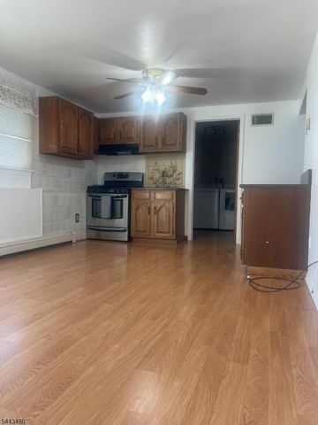 18 Rosengren Ave, Totowa Boro, NJ 07512