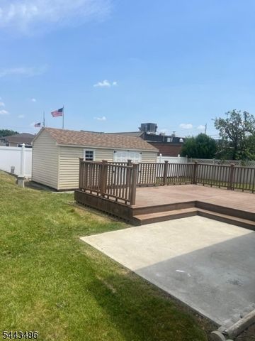 18 Rosengren Ave, Totowa Boro, NJ 07512