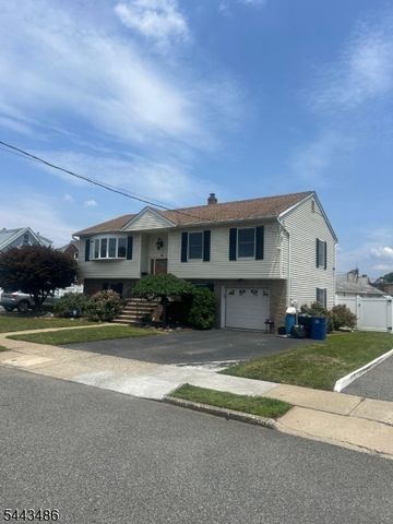 18 Rosengren Ave, Totowa Boro, NJ 07512