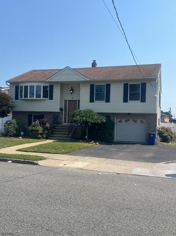 18 Rosengren Ave, Totowa Boro, NJ 07512