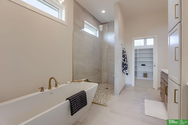 3310 S 212th Street, Elkhorn, NE 68022