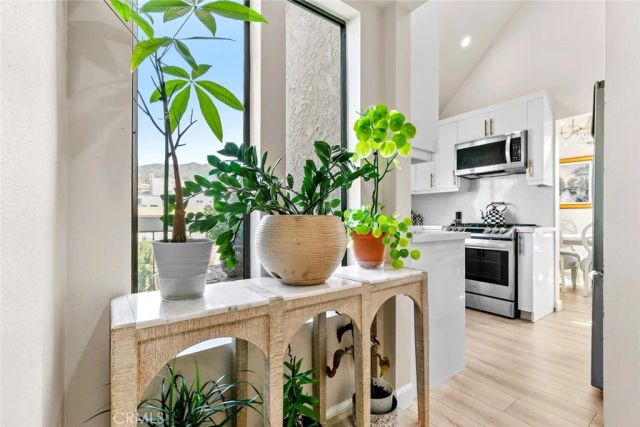 427 E Orange Grove Ave 301, Burbank, CA 91501