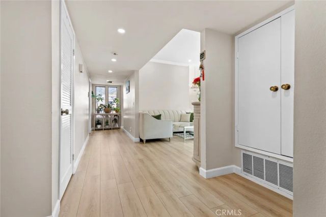 427 E Orange Grove Ave 301, Burbank, CA 91501