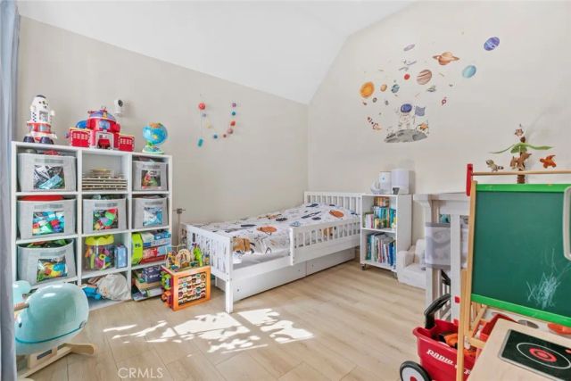 427 E Orange Grove Ave 301, Burbank, CA 91501