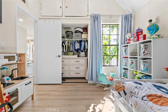 427 E Orange Grove Ave 301, Burbank, CA 91501