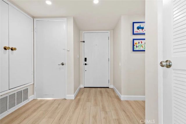 427 E Orange Grove Ave 301, Burbank, CA 91501