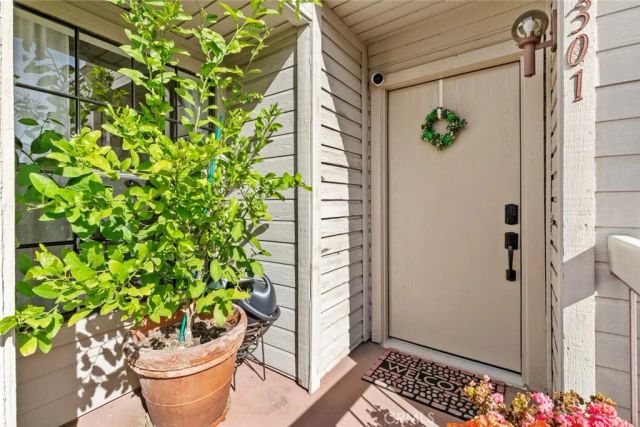 427 E Orange Grove Ave 301, Burbank, CA 91501