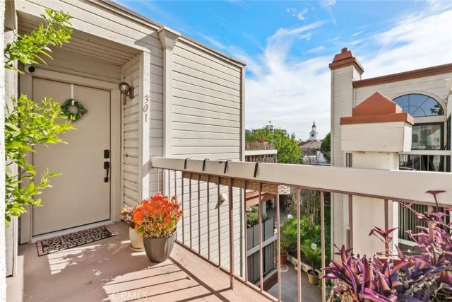 427 E Orange Grove Ave 301, Burbank, CA 91501