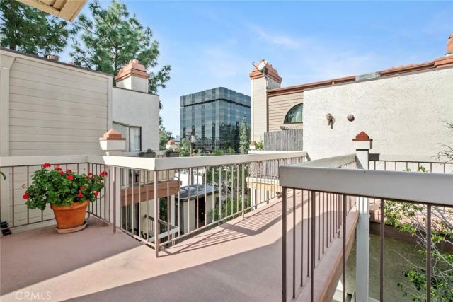 427 E Orange Grove Ave 301, Burbank, CA 91501