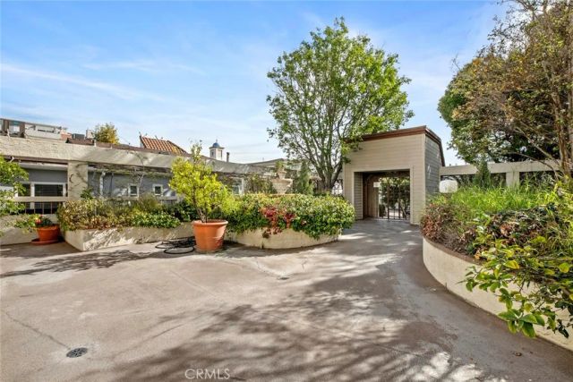 427 E Orange Grove Ave 301, Burbank, CA 91501
