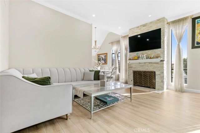 427 E Orange Grove Ave 301, Burbank, CA 91501