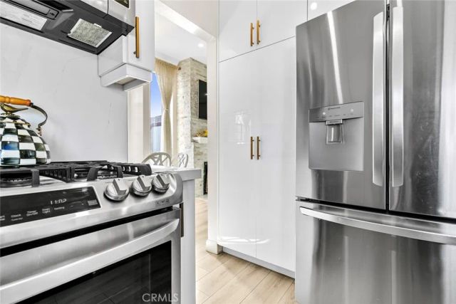 427 E Orange Grove Ave 301, Burbank, CA 91501