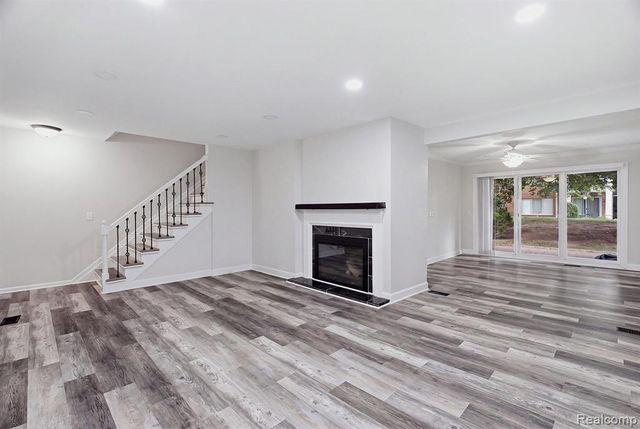 16842 Edloytom Way, Clinton Township, MI 48038