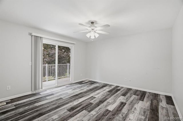 16842 Edloytom Way, Clinton Township, MI 48038