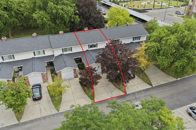 16842 Edloytom Way, Clinton Township, MI 48038