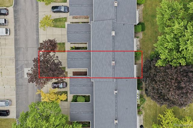 16842 Edloytom Way, Clinton Township, MI 48038