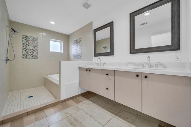 15000 S Richmond Avenue 6, Houston, TX 77082