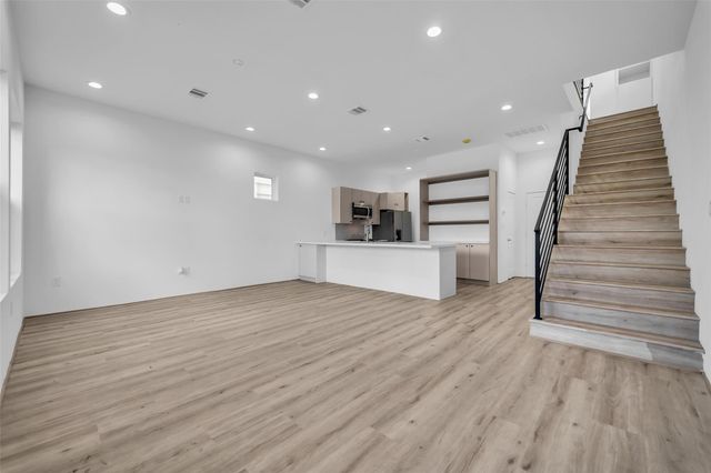 15000 S Richmond Avenue 6, Houston, TX 77082