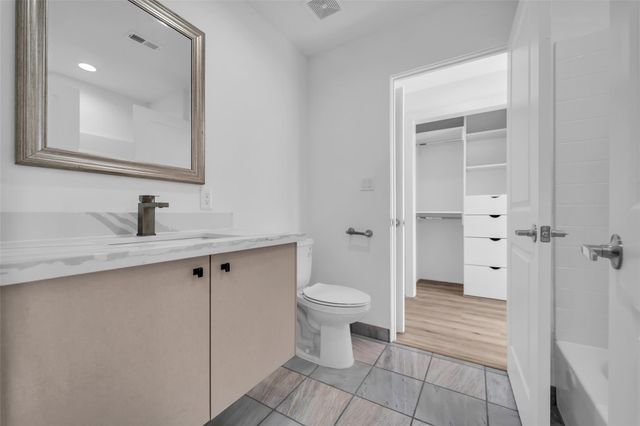 15000 S Richmond Avenue 6, Houston, TX 77082