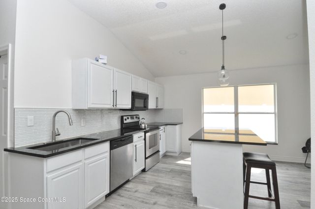 911 Eldron Boulevard SE, Palm Bay, FL 32909