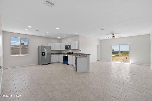 155 S Montgomery Avenue, Corona De Tucson, AZ 85641