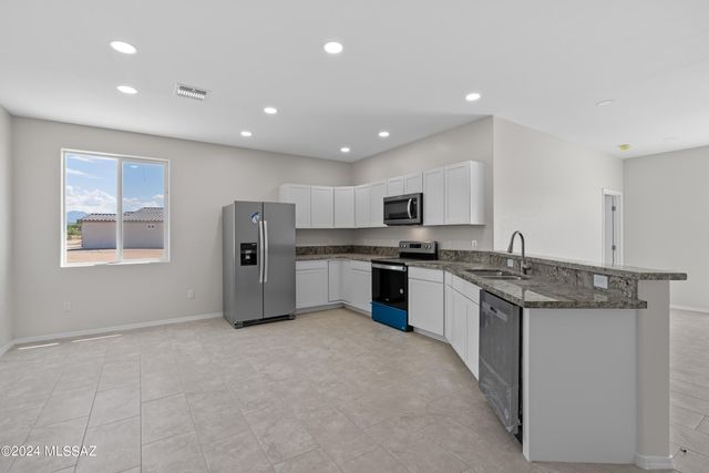 155 S Montgomery Avenue, Corona De Tucson, AZ 85641