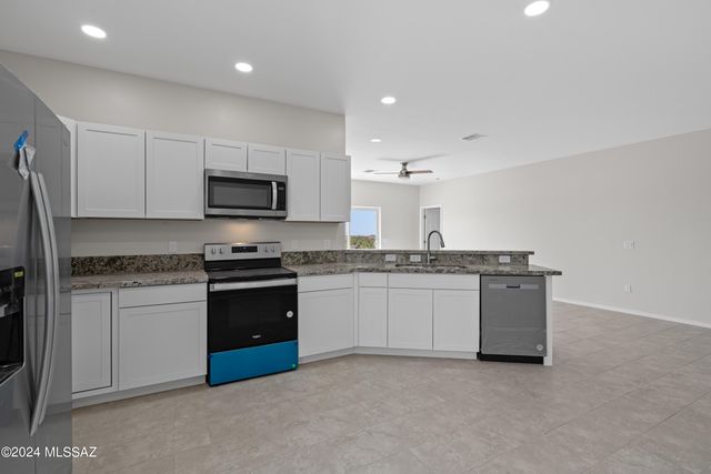 155 S Montgomery Avenue, Corona De Tucson, AZ 85641