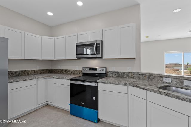 155 S Montgomery Avenue, Corona De Tucson, AZ 85641