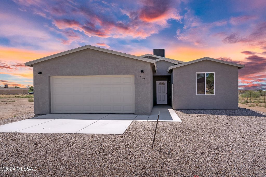 155 S Montgomery Avenue, Corona De Tucson, AZ 85641