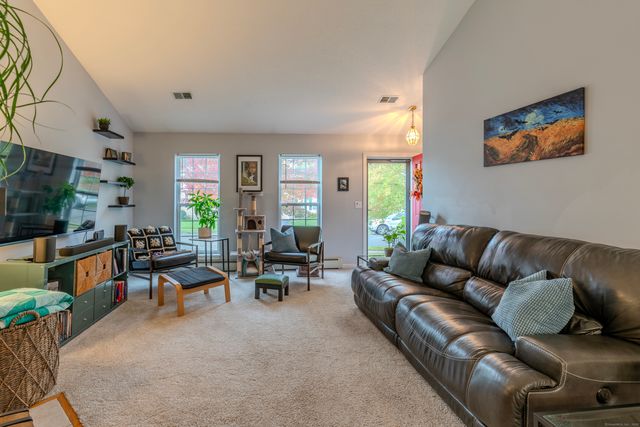 102 Greenview Terrace, Middletown, CT 06457